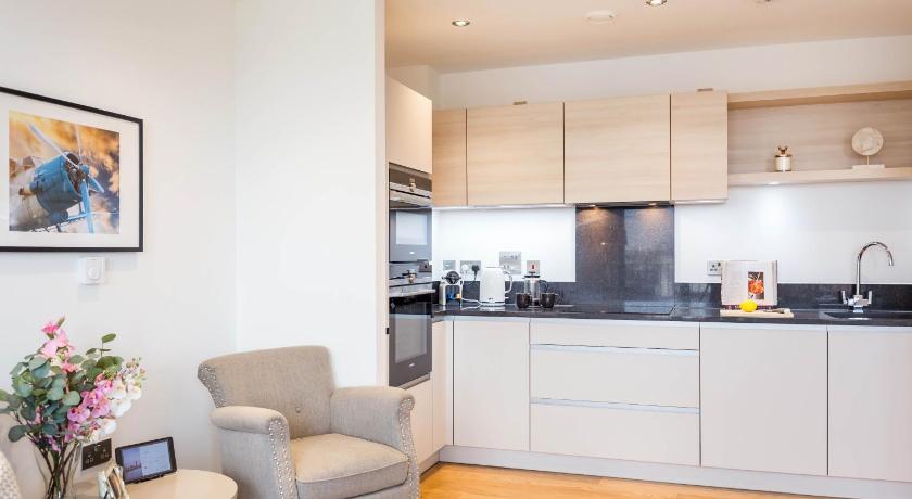 Image of Deluxe Two-Bedroom Apartment with Balcony 9