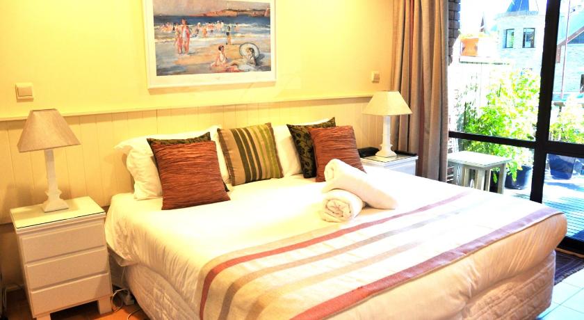 Image of Three Bedroom Townhouse 5