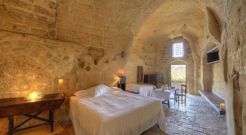 Sextantio Le Grotte Della Civita Hotel