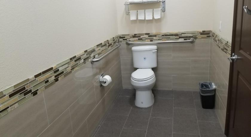 Scottish Inns & Suites photo