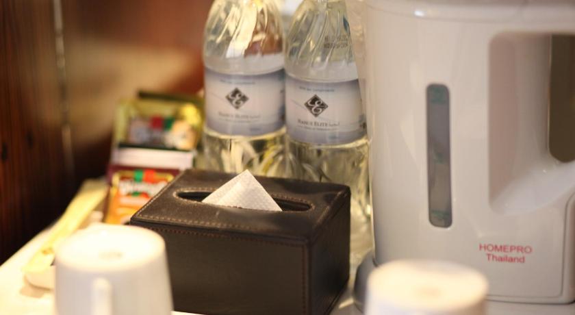 ハノイ Hanoi Elite Hotel 2つ星 ホテル プール