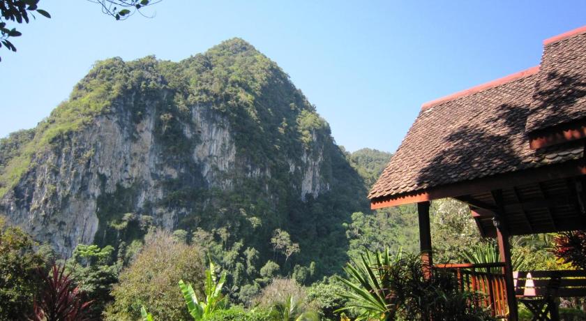 Phanom Bencha Mountain Resort photo