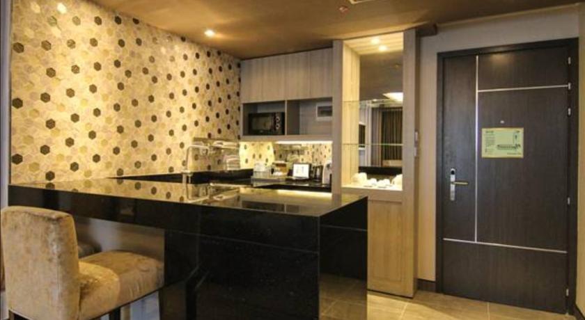Image of Executive One Bedroom Suite 11