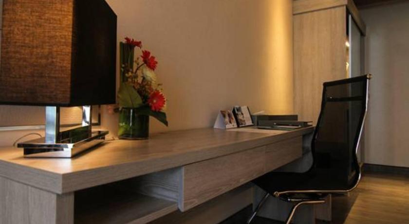 Image of Deluxe Room 12