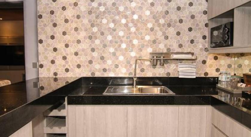 Image of Executive One Bedroom Suite 16
