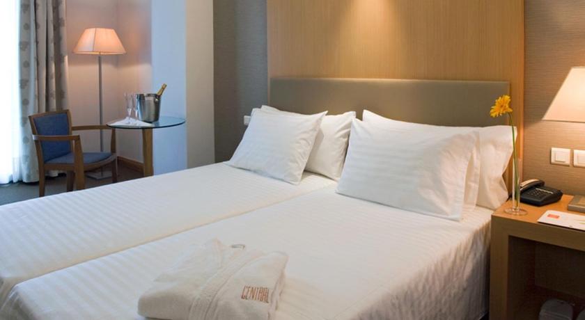 Image of 2 Double Rooms with Interconnecting Door 0