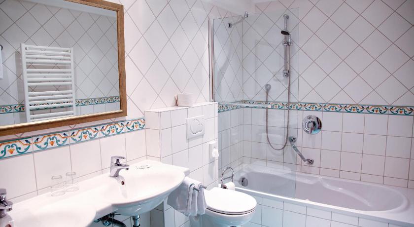 Gasthof Hotel Hauslwirt photo