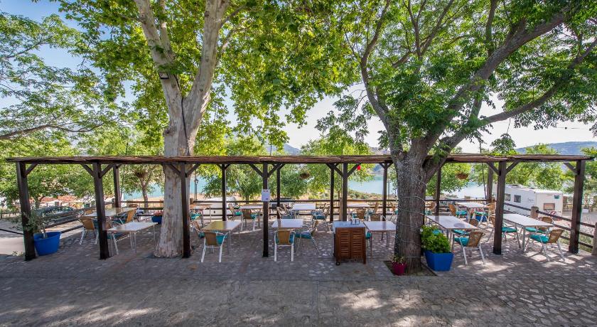 Al Lago — Hotel in Zahara de la Sierra