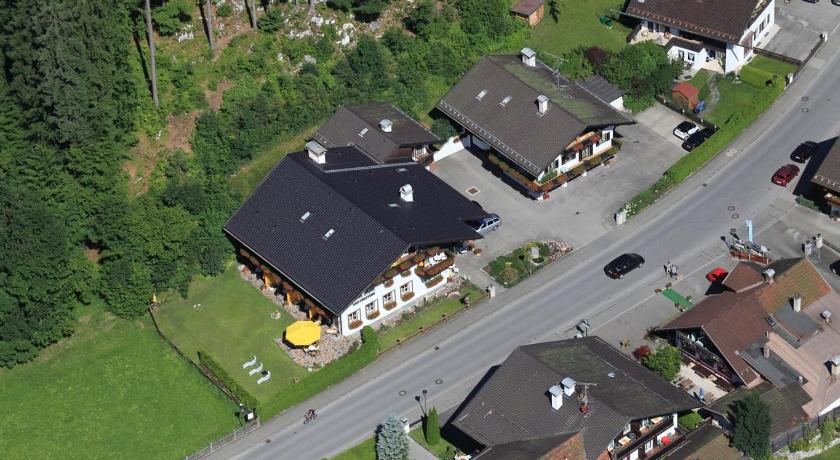 Ferienhaus Wetterstein photo