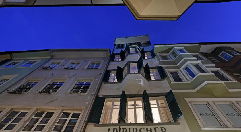 Arcade Apartments photo
