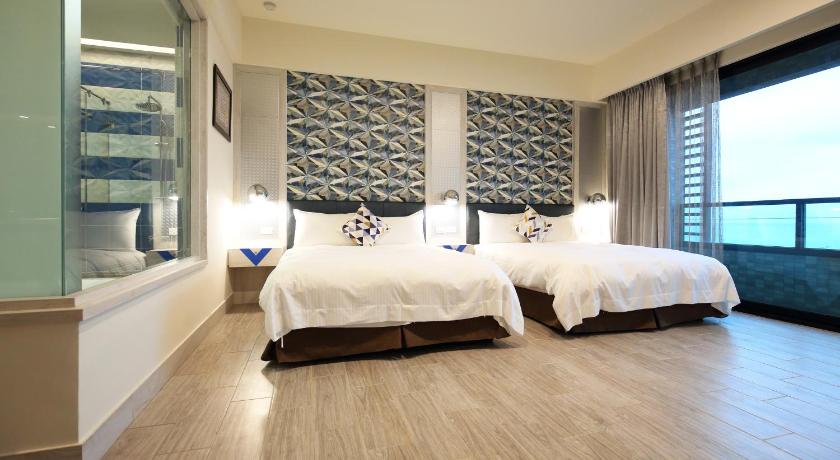 Image of Quadruple Room with Sea View 0