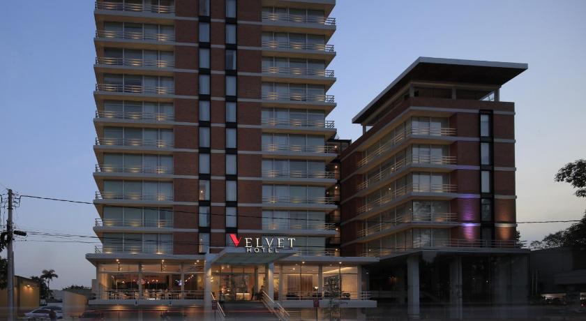 Hotel Velvet Plaza