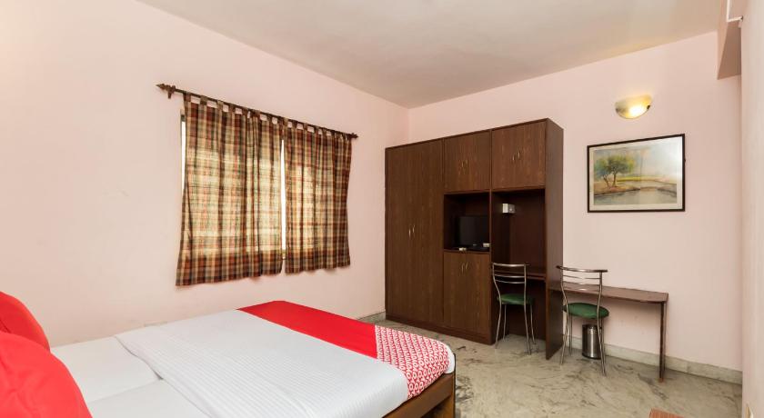 OYO 10890 Malik Guest House