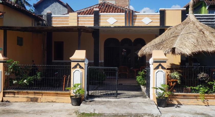 Arriani Homestay — Hotel in Karimunjawa