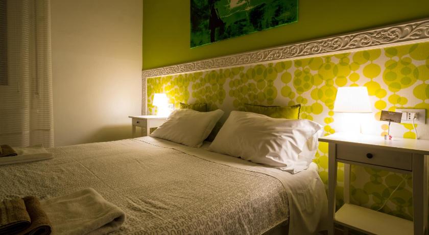 Image of Deluxe Double or Twin Room 8