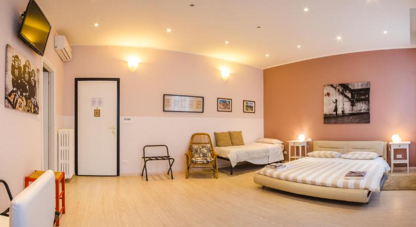 Image of Superior Quadruple Room 11