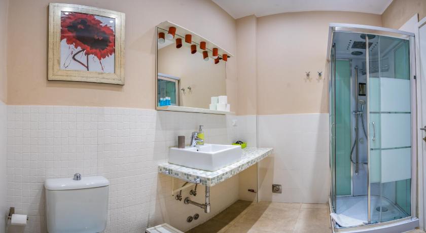 Image of Deluxe Double or Twin Room 2