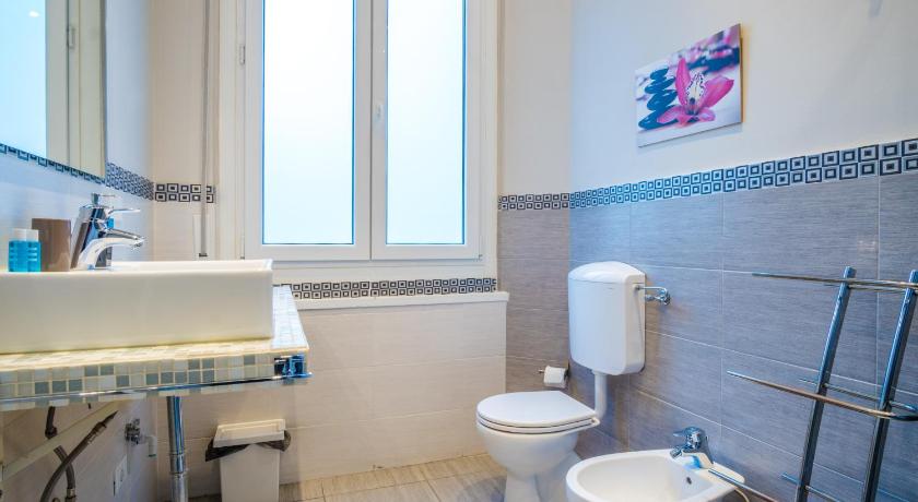 Image of Superior Quadruple Room 9