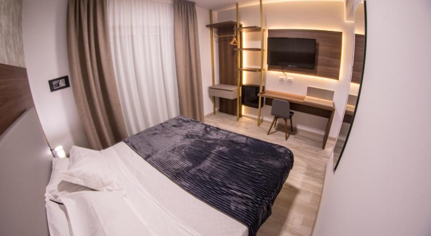 8room Hotel