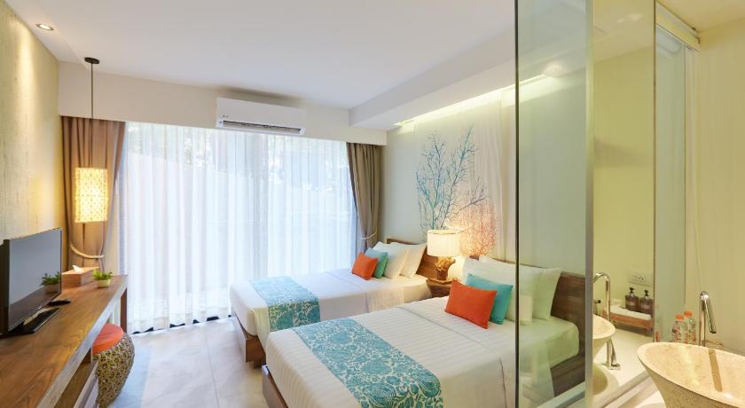 Image of Deluxe Room with Balcony 3
