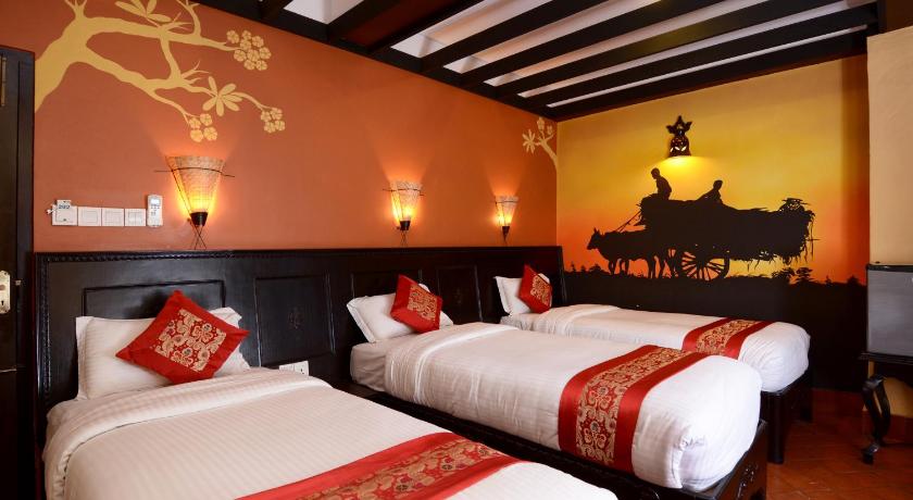 Image of Triple Room with City View 1