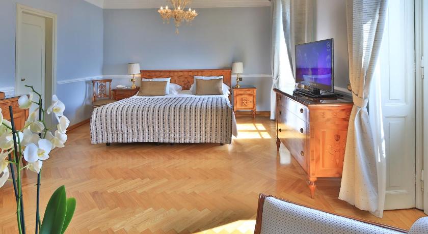 Фото: Полулюкс с видом на море (Junior Suite with Sea View) 1