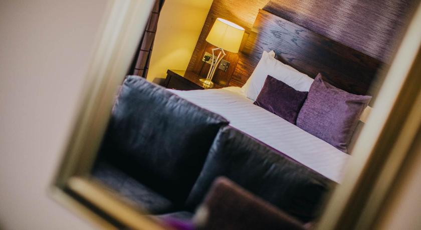 The Duke of Edinburgh Hotel & Bar photo