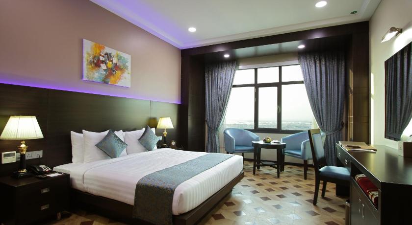 Image of Deluxe Sea View King Room 1