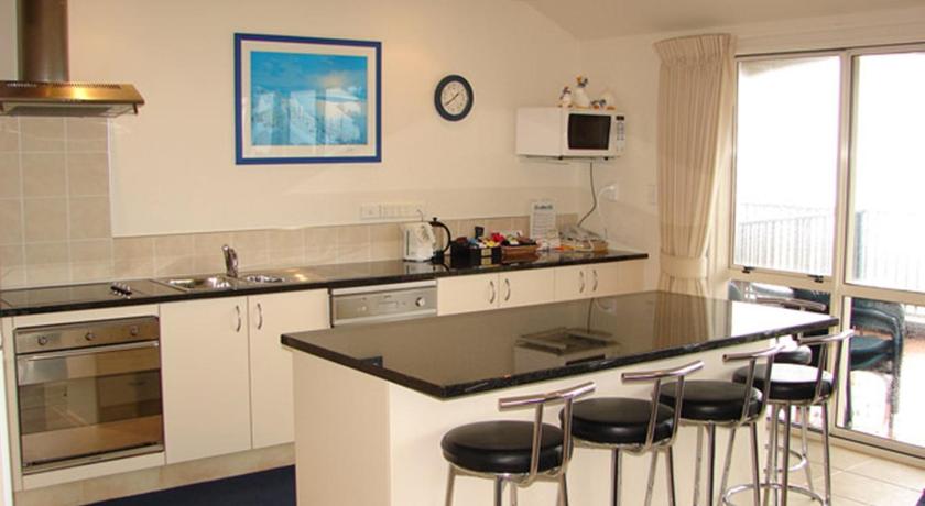 Image of Three-Bedroom Apartment with Ocean View 12