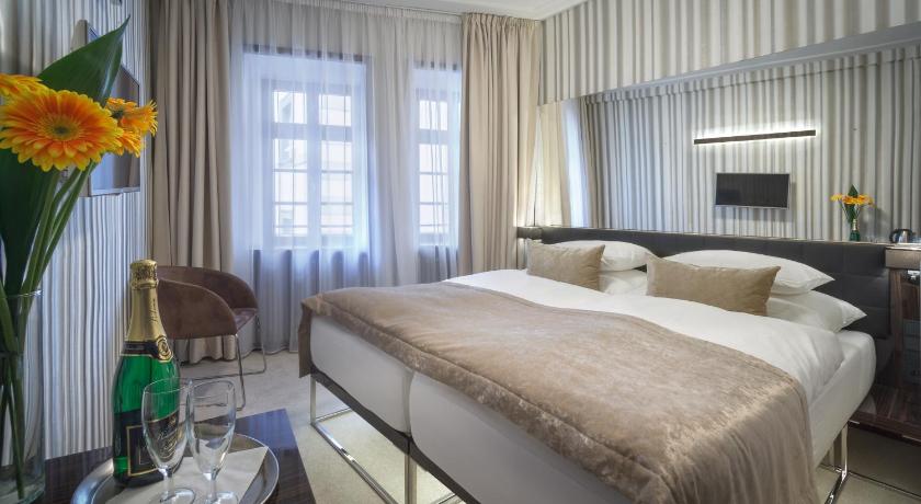 Image of Standard Triple Room 0