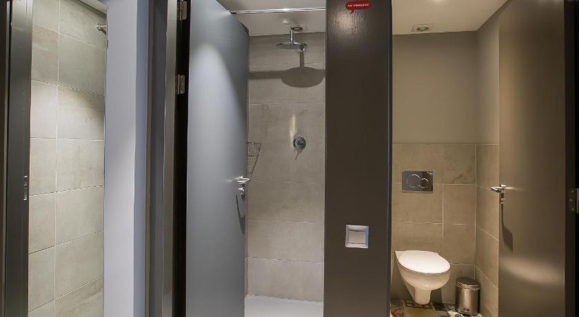 Image of 1 Person in 6-Bed Dormitory - Female Only 7