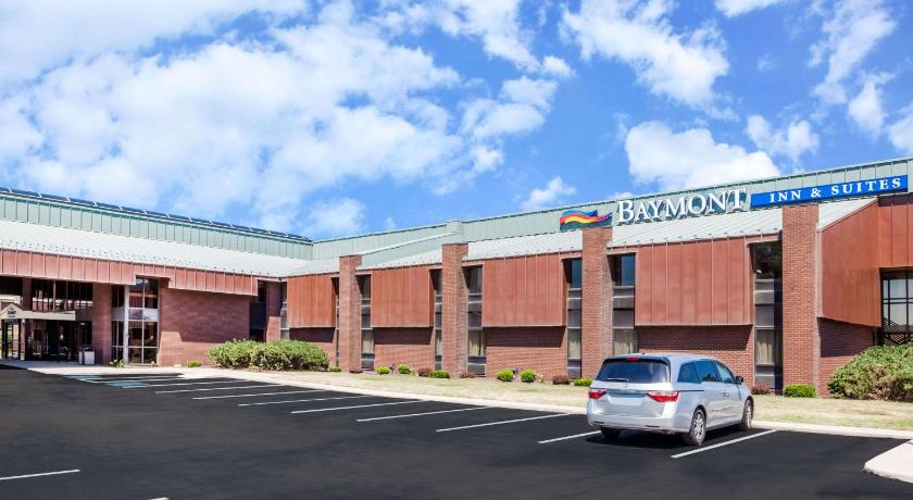 Baymont by Wyndham Elkhart photo