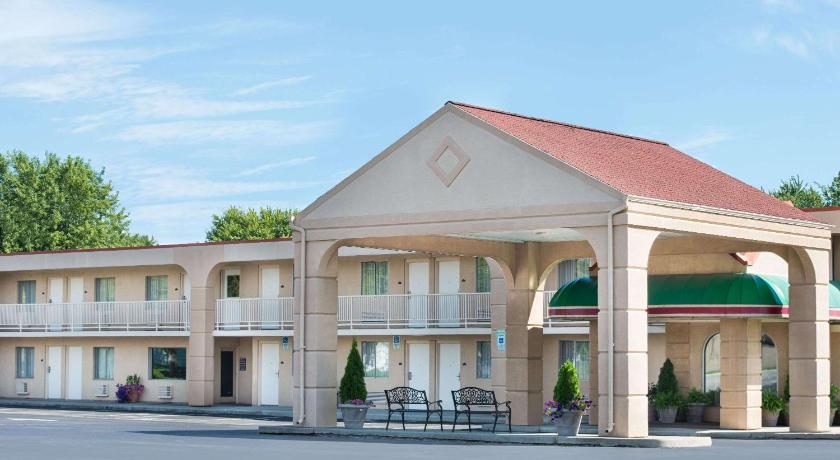 Baymont By Wyndham Sandusky Formerly Comfort Inn Maingate 1711