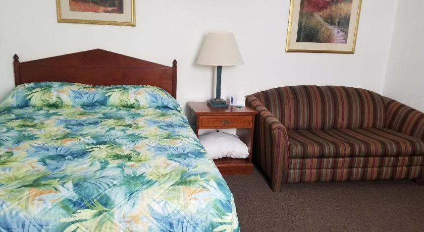 Howard's Motel photo