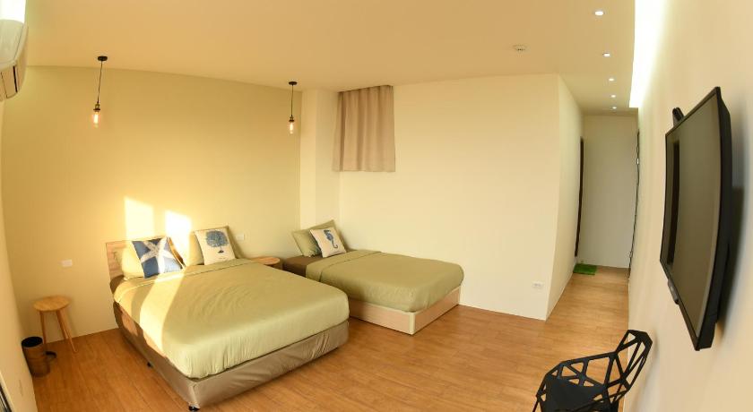 Image of Superior Triple Room with Sea View 3