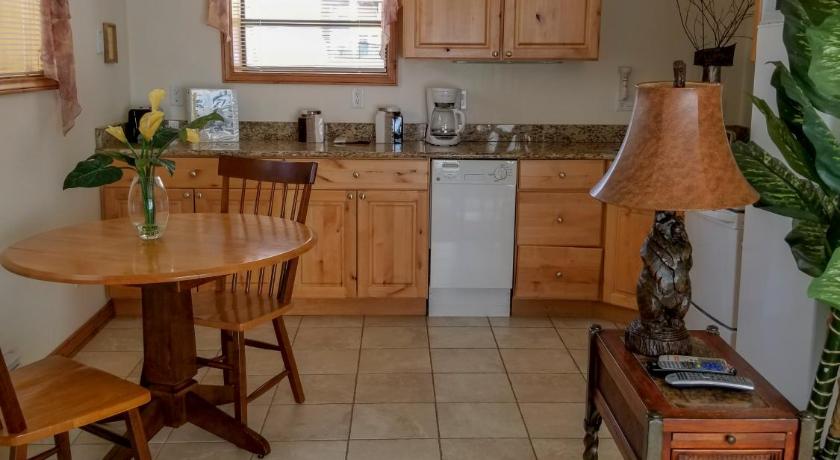 Alpenglow Vacation Rentals photo
