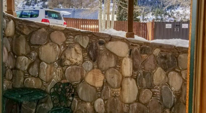 Alpenglow Vacation Rentals photo