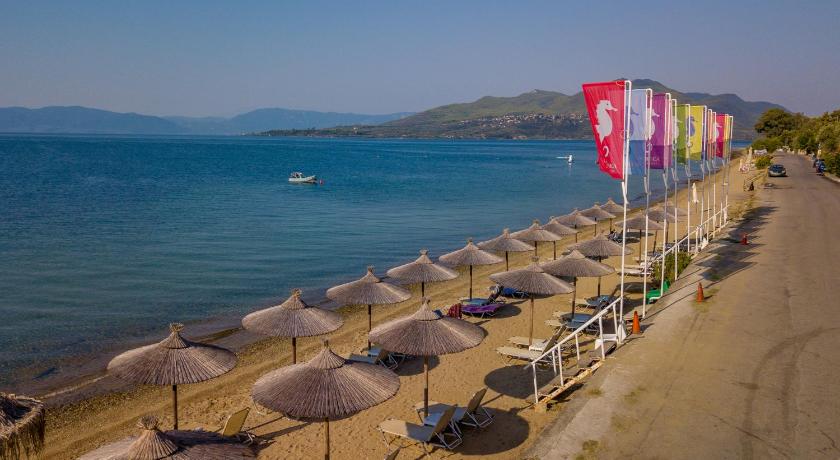 Over Sea Rooms & Villas photo