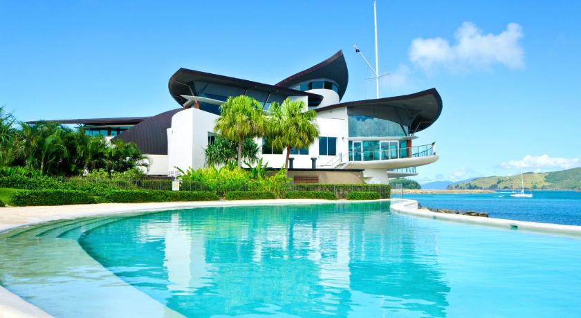 The Blue Marlin Yacht Club Villa 6 On Hamilton Island photo