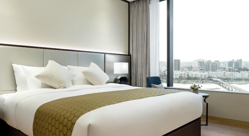 Image of Superior Suite 1 Bedroom with 1 King Bed 5
