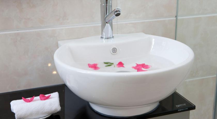 Hanoi Rising Dragon Legend Hotel 3-Star Hotel room