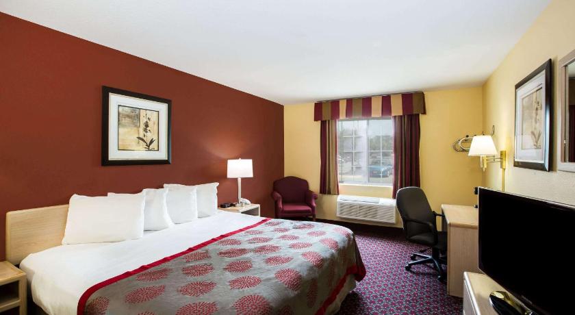 Ramada by Wyndham Sioux Falls