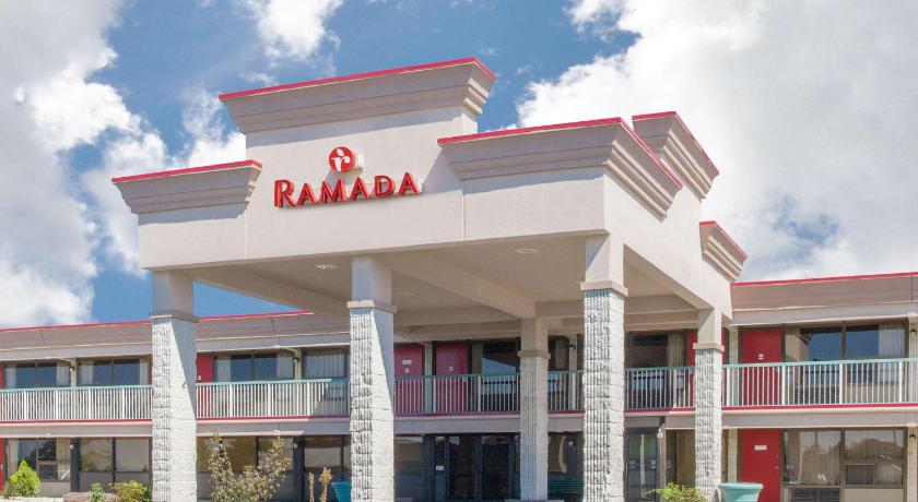 Ramada Hotel & Conference Center by Wyndham Edgewood photo