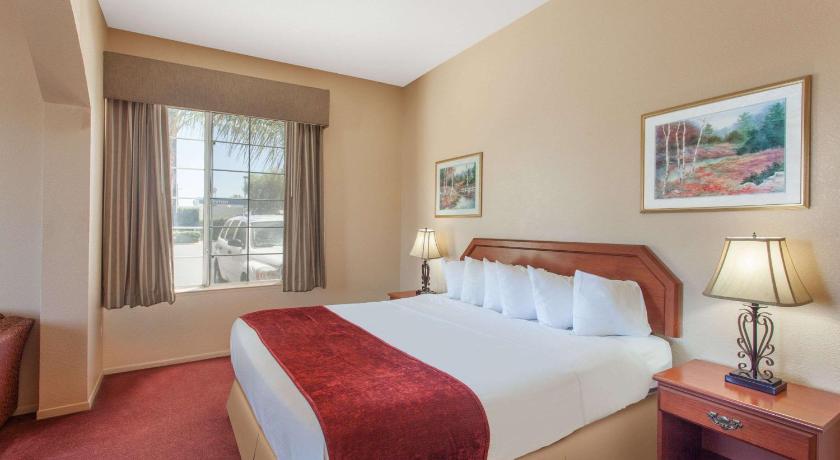 Ramada by Wyndham Fresno Northwest