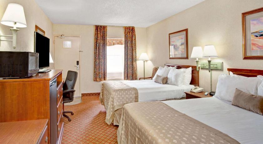 Ramada by Wyndham West Memphis