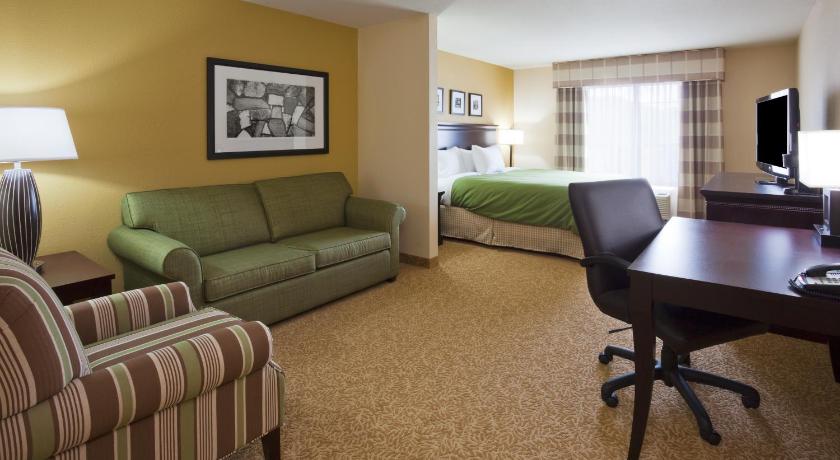 Country Inn & Suites by Radisson, Minot, ND