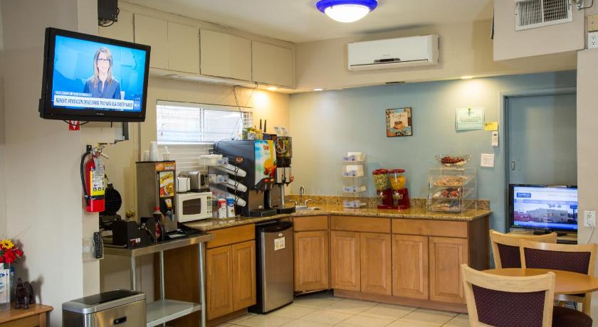 ブローリー (CA) Townhouse Inn and Suites 3つ星 宿泊施設 レストラン