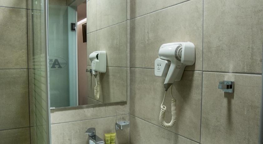 Argo Hotel Piraeus