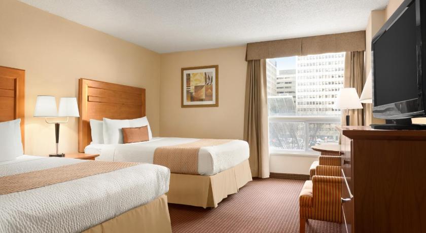 Days Inn by Wyndham Edmonton Downtown