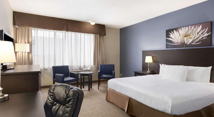 Days Inn & Conference Centre by Wyndham Montreal Airport